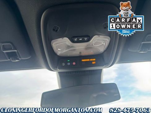 Used 2024 GMC Canyon Elevation image 32