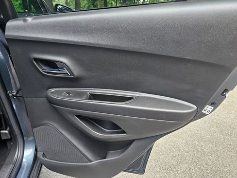 Used 2021 Chevrolet Trax LT w/ Driver Confidence Package image 19