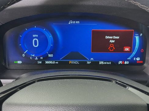 Used 2023 Ford Explorer Platinum w/ Technology Package AWD/4WD image 16