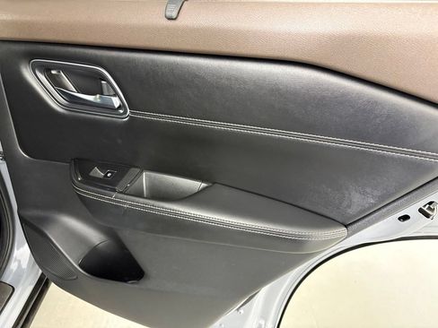 Used 2022 Nissan Rogue Platinum w/ Head-Up Display Package FWD image 40