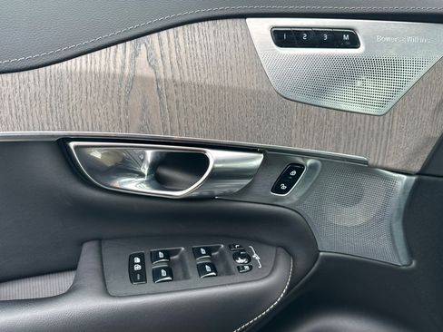 Certified 2023 Volvo XC90 T8 Ultimate w/ Lounge Package image 15