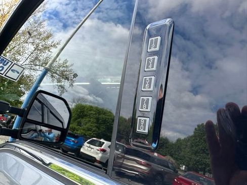 Used 2024 Ford F350 Lariat w/ Lariat Ultimate Package AWD/4WD image 27