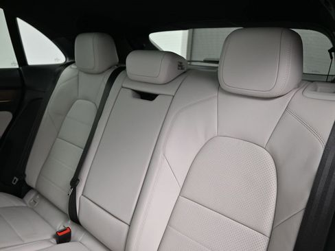 Used 2024 Porsche Macan 4 Electric image 6