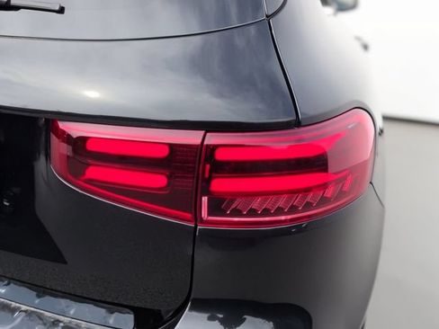 Used 2025 Mercedes-Benz GLB 250 w/ Exclusive Package image 10