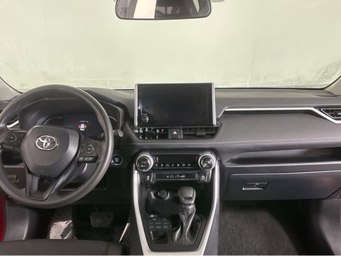 Used 2025 Toyota RAV4 XLE image 4
