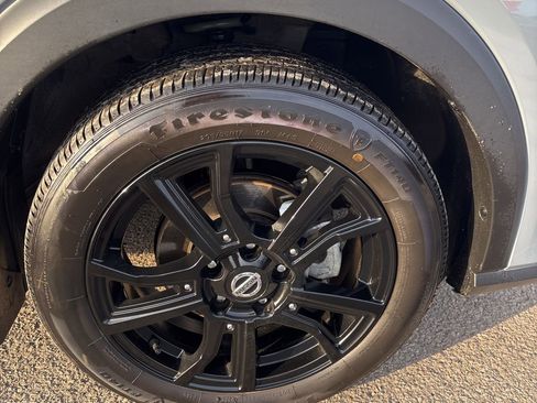 Used 2021 Nissan Kicks SV w/ Exterior Package image 17