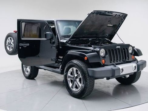 Used 2011 Jeep Wrangler Sahara image 15