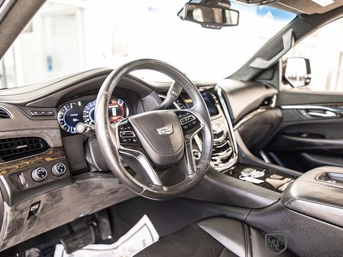Used 2016 Cadillac Escalade Platinum AWD/4WD image 21