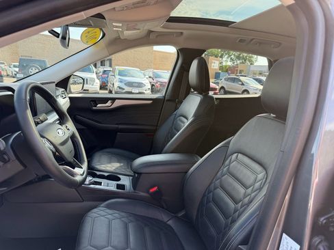 Used 2024 Ford Escape SE w/ PHEV Premium Package FWD image 9