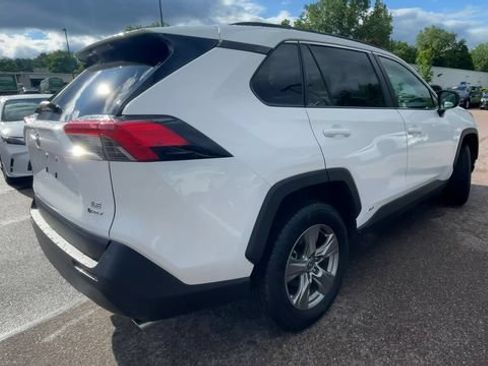 Used 2025 Toyota RAV4 LE AWD/4WD image 2