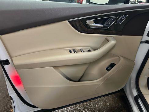 Used 2017 Audi Q7 3.0T Premium Plus image 11