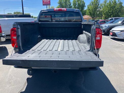 Used 2022 Chevrolet Colorado LT w/ Luxury Package image 14