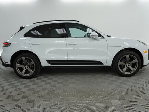 Certified 2025 Porsche Macan image 8