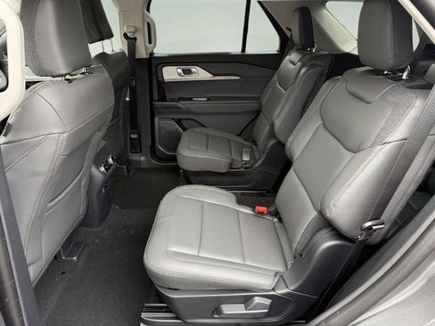 New 2026 Ford Explorer Active w/ Active Comfort Package image 9