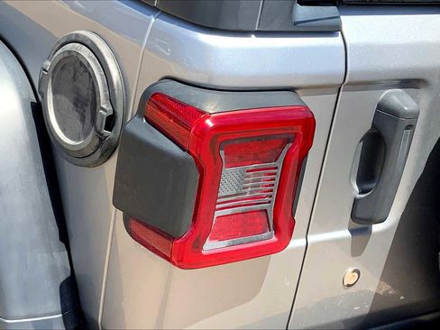 Used 2018 Jeep Wrangler Unlimited Rubicon image 28