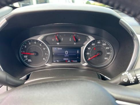 Used 2020 Chevrolet Equinox LT w/ Driver Convenience Package AWD/4WD image 16