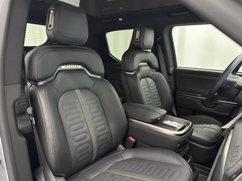 Used 2025 Rivian R1T Adventure Dual AWD/4WD image 19