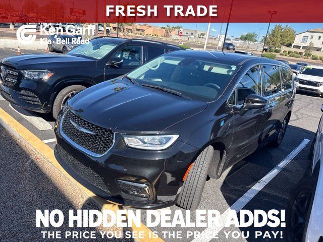 Used 2023 Chrysler Pacifica Touring-L FWD image 1