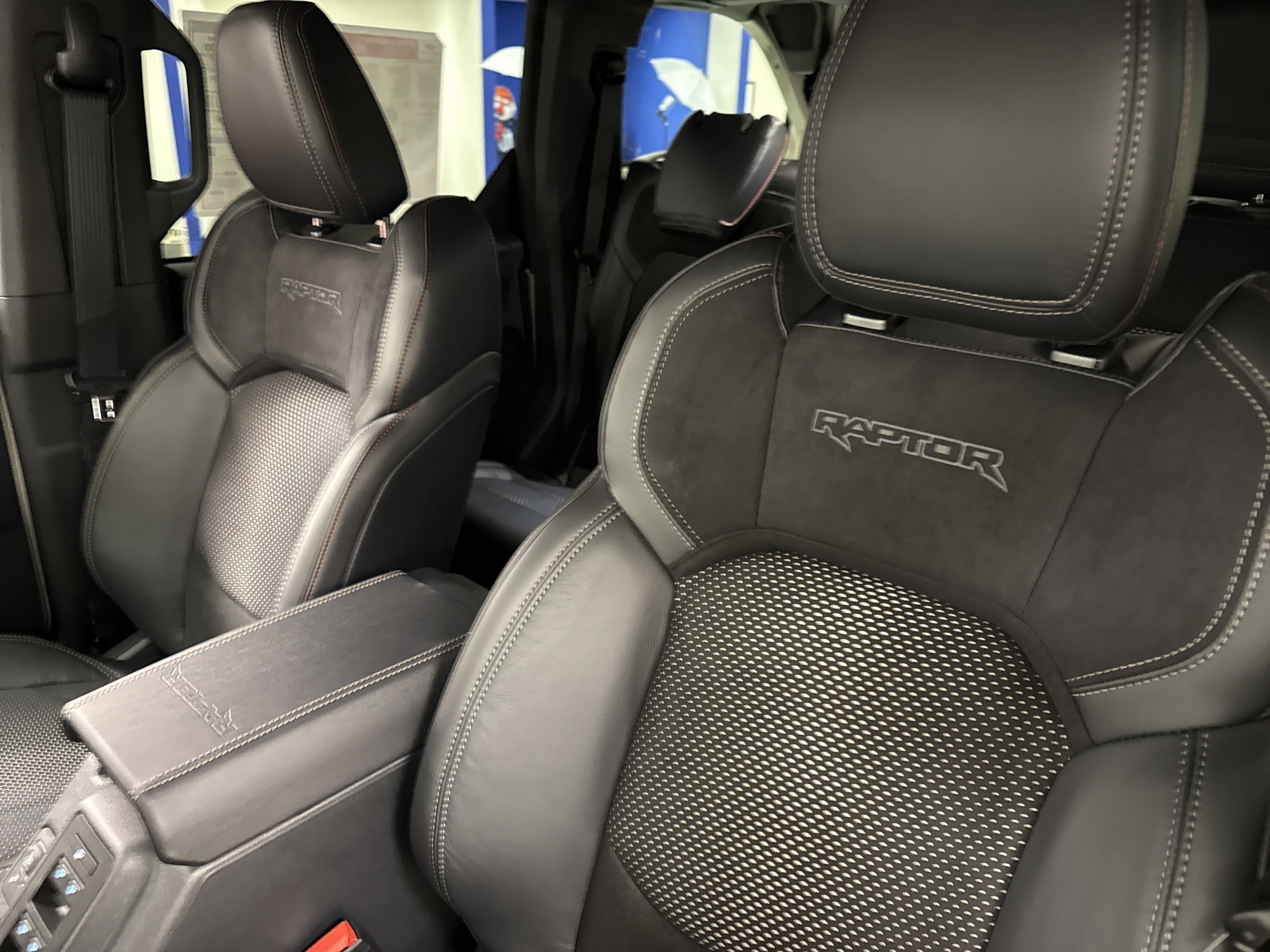 New 2026 Ford Bronco Raptor w/ Interior Carbon Fiber Pack AWD/4WD image 11
