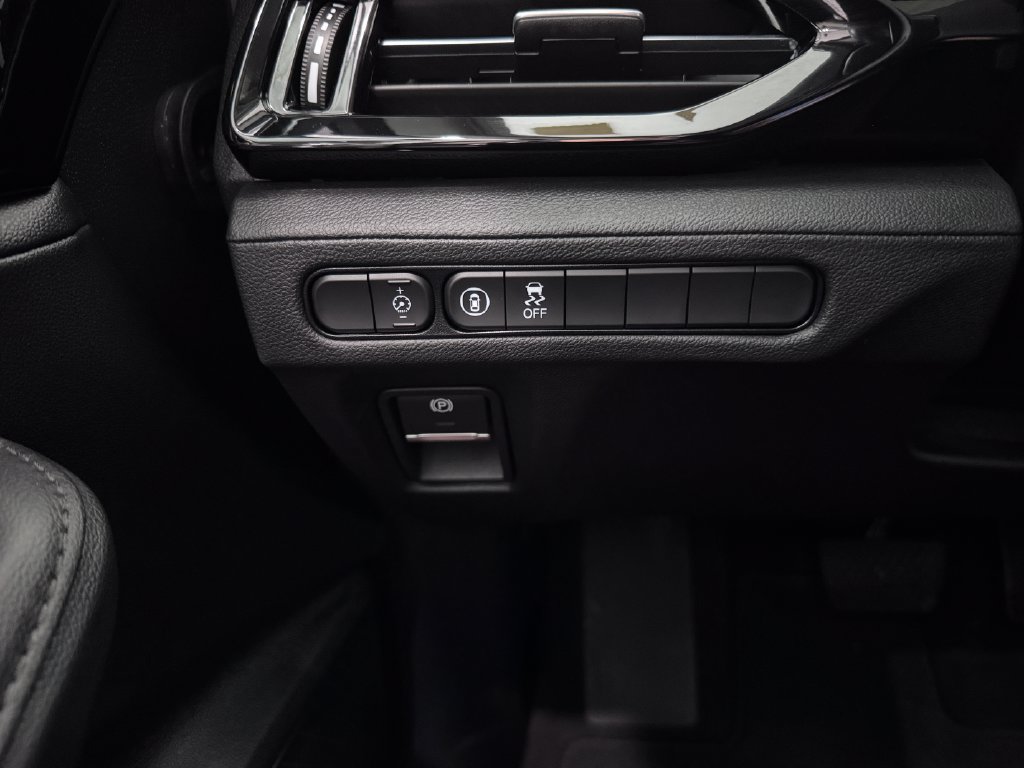 Used 2025 Acura MDX SH-AWD image 26