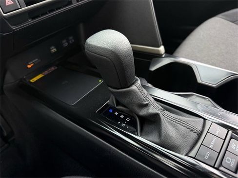 Used 2025 Toyota Camry LE image 20