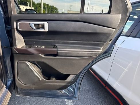 Used 2020 Ford Explorer XLT w/ Equipment Group 202A AWD/4WD image 13