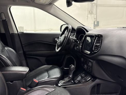 Used 2021 Jeep Compass Limited image 27