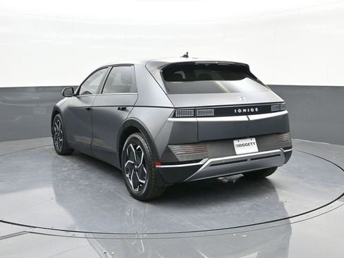 Used 2024 Hyundai Ioniq 5 SEL image 8