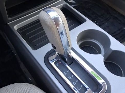 Used 2010 Ford Edge SE image 24