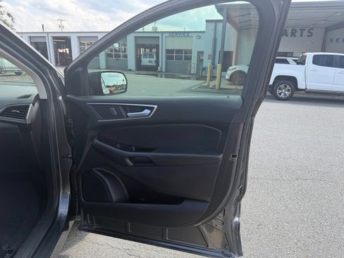 Used 2019 Ford Edge SEL w/ Equipment Group 201A FWD image 29