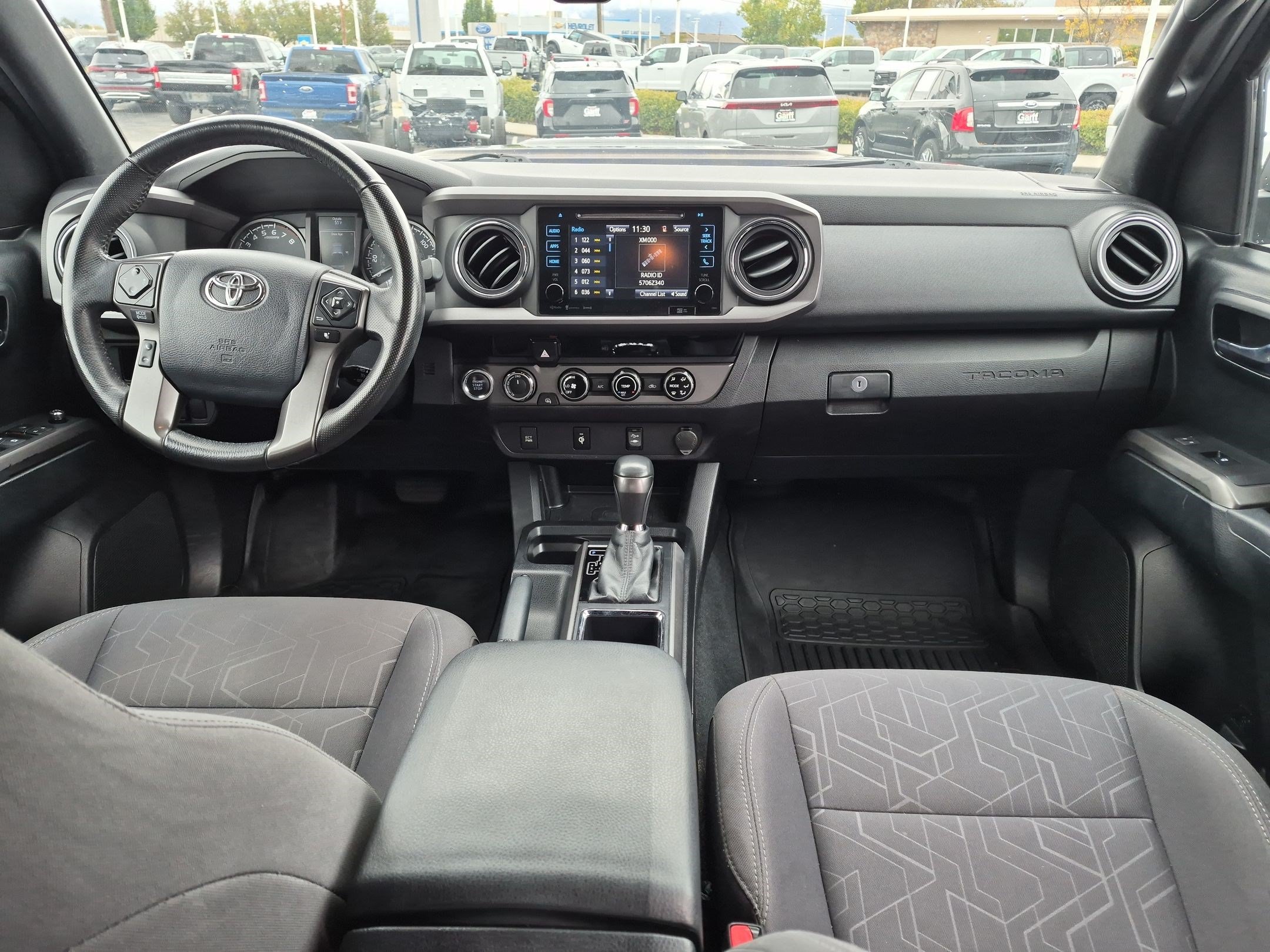 Used 2017 Toyota Tacoma TRD Sport w/ Tow Package (A/T) AWD/4WD image 29