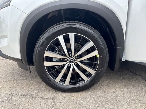 New 2025 Nissan Pathfinder Platinum w/ Cargo Package image 11