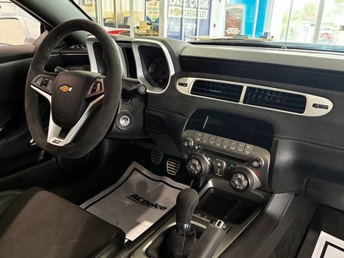 Used 2014 Chevrolet Camaro Z/28 RWD image 12