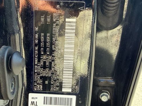 Used 2021 Toyota Highlander XLE FWD image 32