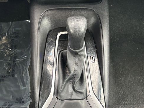 Used 2025 Toyota Corolla LE image 37