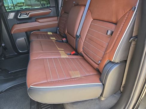 Used 2025 GMC Sierra 2500 Denali Ultimate w/ Max Trailering Package AWD/4WD image 21