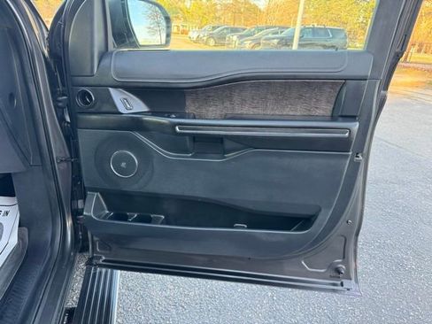 Used 2018 Ford Expedition Limited w/ Equipment Group 301A image 10