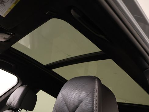 Used 2023 BMW X7 xDrive40i w/ M Sport Package image 17