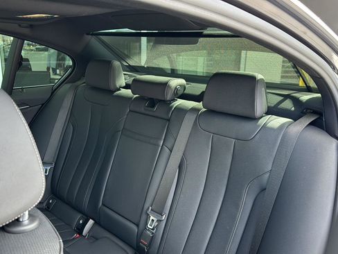 Used 2021 BMW 540i w/ M Sport Package image 28