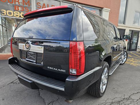 Used 2013 Cadillac Escalade ESV Luxury AWD/4WD image 13