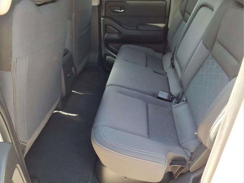 Used 2025 Nissan Frontier SV RWD image 13