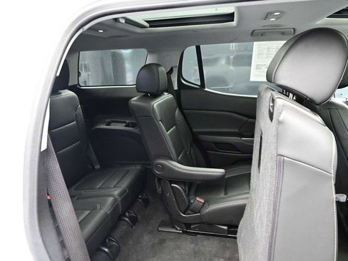 Used 2023 GMC Acadia SLT w/ Preferred Package AWD/4WD image 45