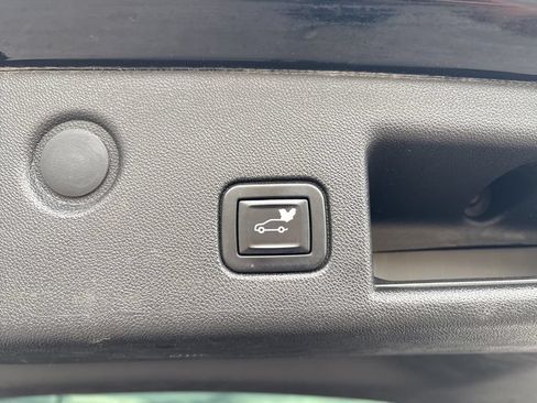 Used 2022 Chevrolet Equinox RS FWD image 8