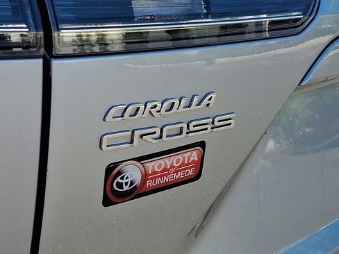 Certified 2025 Toyota Corolla Cross XLE FWD image 29