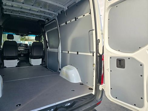 New 2025 Mercedes-Benz Sprinter 2500 image 18