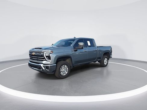 Used 2024 Chevrolet Silverado 2500 LTZ AWD/4WD image 4
