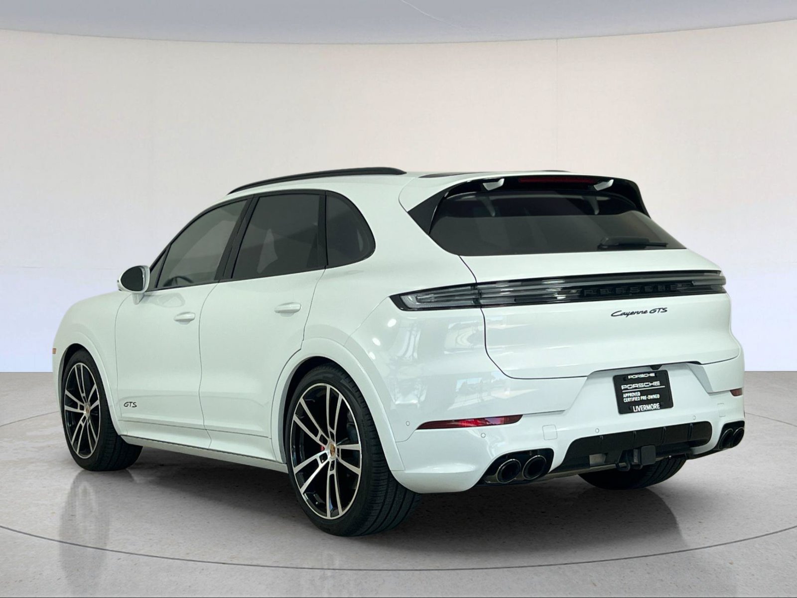 Certified 2026 Porsche Cayenne GTS AWD/4WD image 3