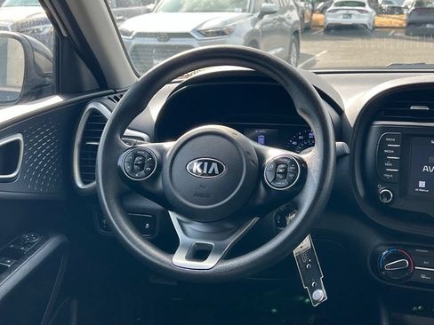 Used 2020 Kia Soul S FWD image 16