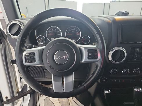 Used 2016 Jeep Wrangler Unlimited Rubicon AWD/4WD image 29