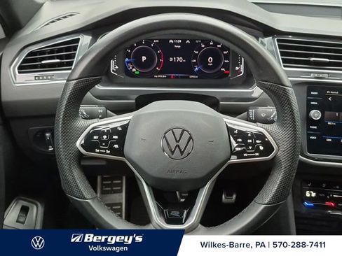 Used 2022 Volkswagen Tiguan SEL R-Line AWD/4WD image 16